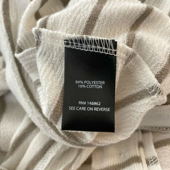 Torrid Womens 5 (5X) White Tan Striped Knit Tank Top (Faux Buttons) - NWT - Picture 6 of 7